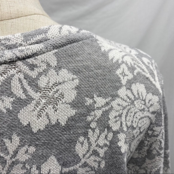 LOFT gray floral print destructed crop sweater L - Picture 10 of 13